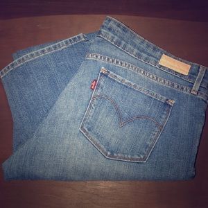Levi’s Demi Curve. Modern Rise Straight